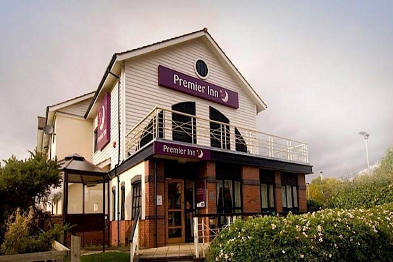 Premier Inn Warrington Centre ภายนอก รูปภาพ